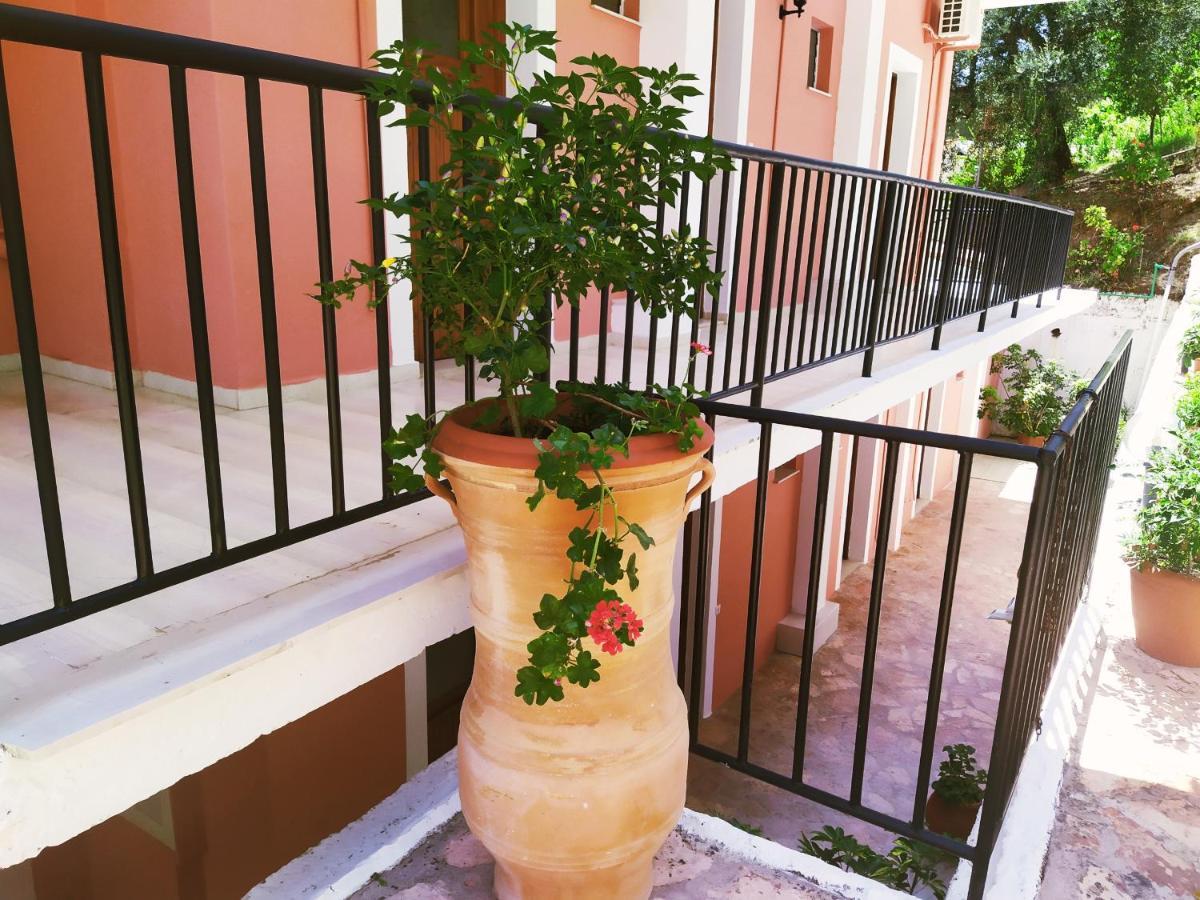 Aronis Apartments Benitses  Exterior foto