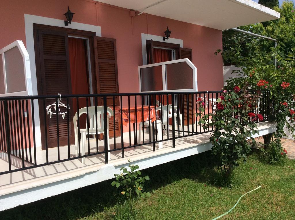 Aronis Apartments Benitses  Exterior foto