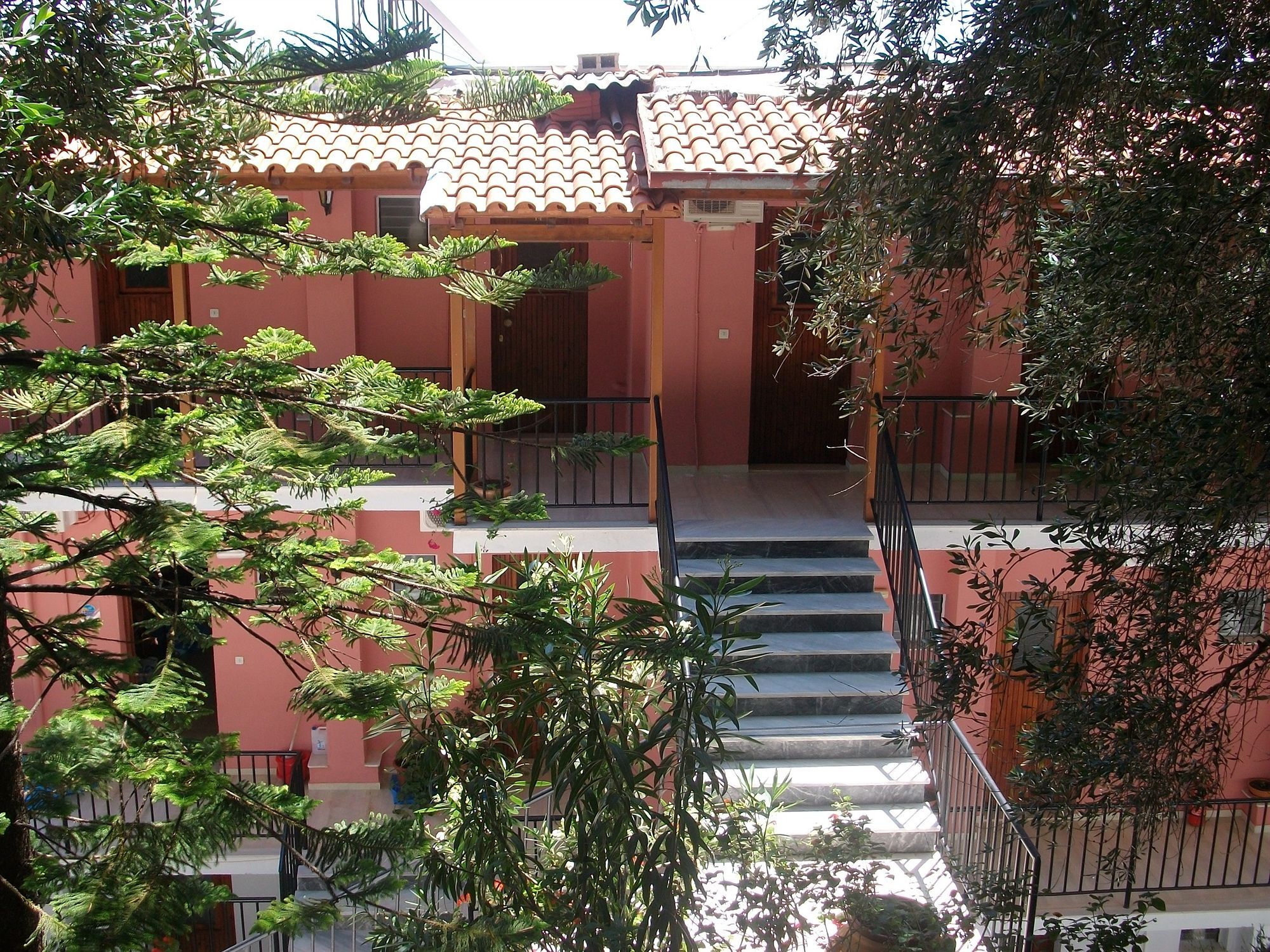 Aronis Apartments Benitses  Exterior foto